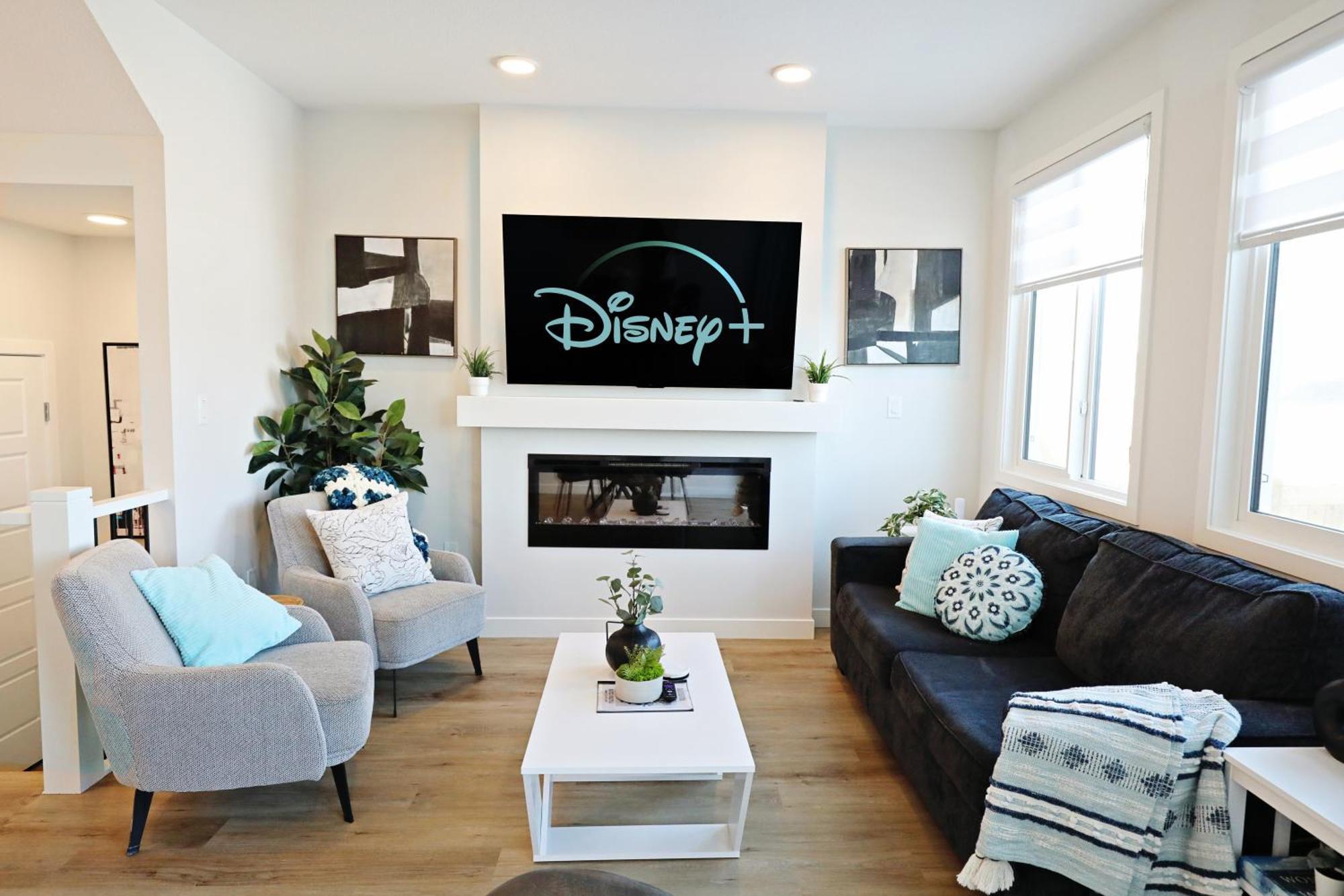 Stylish Home With 3 King Beds,Garage,Disney+ Edmonton Eksteriør billede