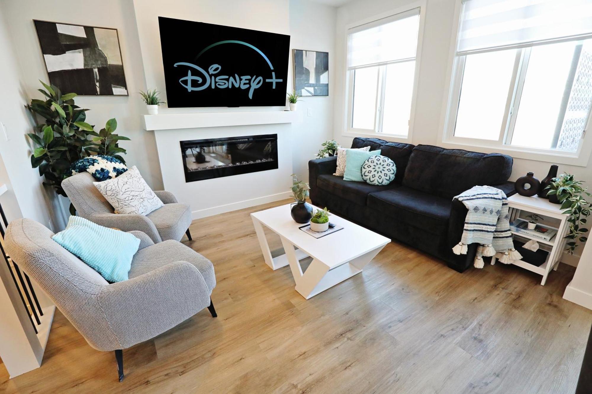 Stylish Home With 3 King Beds,Garage,Disney+ Edmonton Eksteriør billede